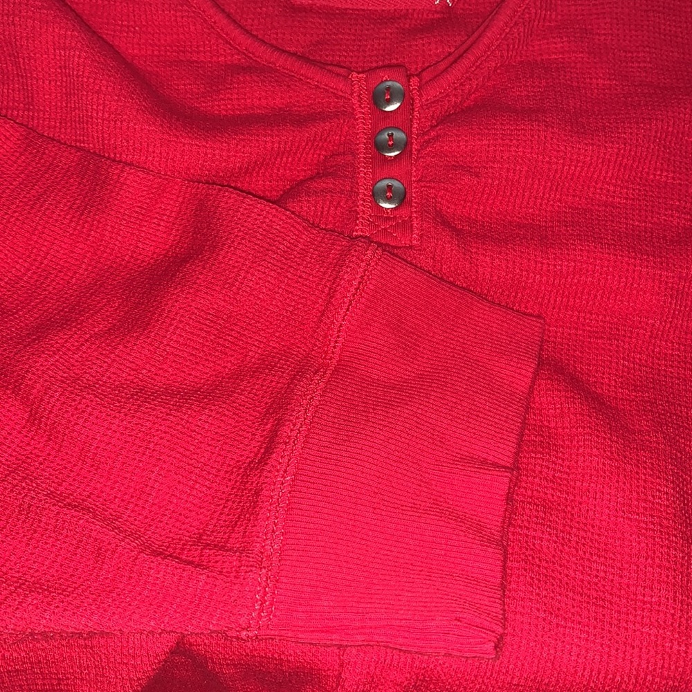 🔥 Avenue Red Weekend Henley Top - Picture 2 of 4